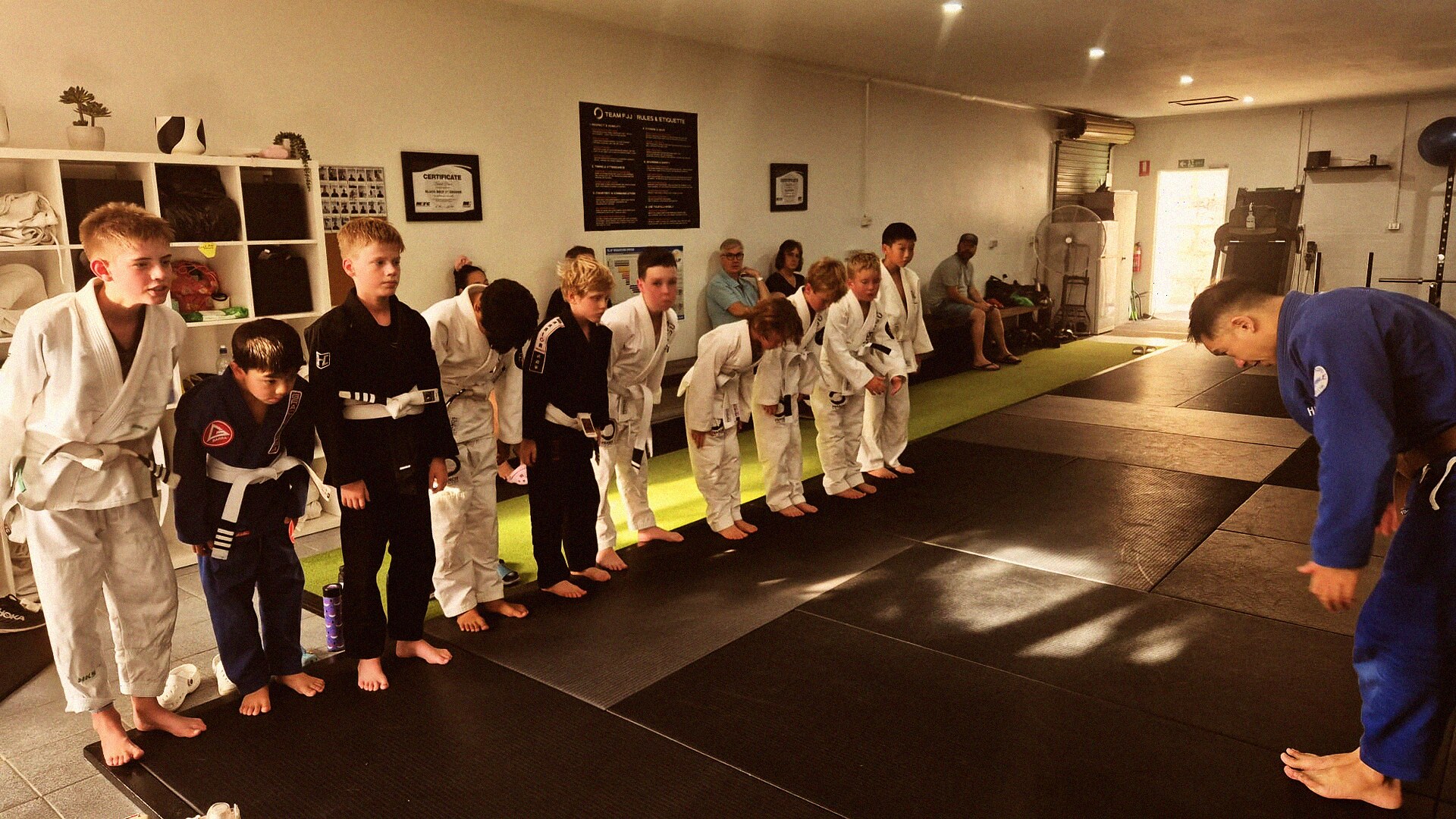 FJJ kids bowing in to class